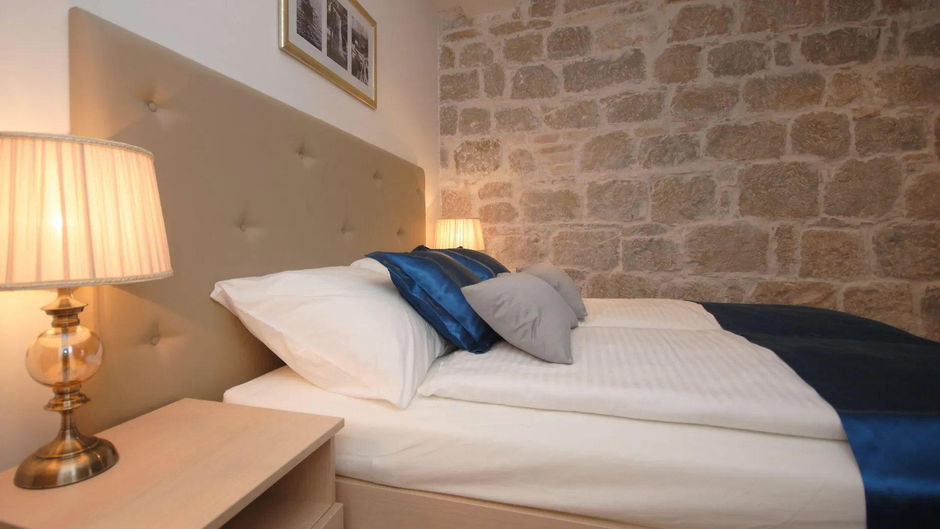Pensión Lanterna Rooms Split